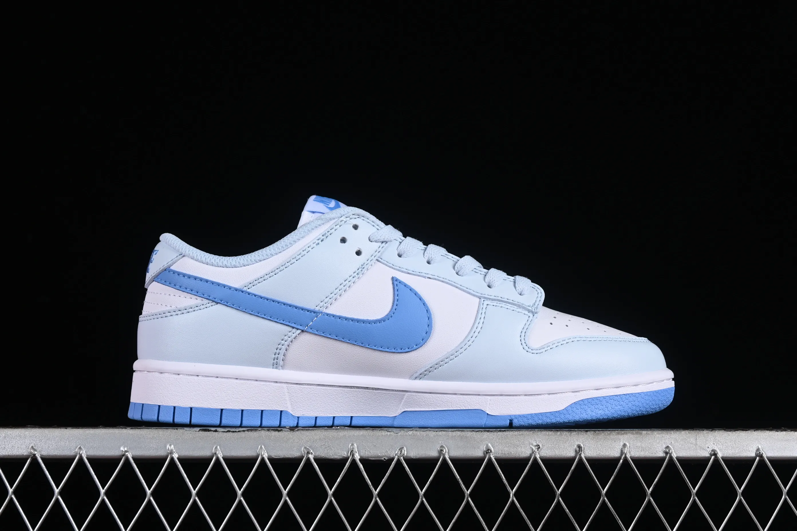 All categories Nk SB Dunk series Nk SB Dunk Low low-top sneakers F version Nk Dunk Low "Blue Tint" small fresh blue SB low-top casual sneakers DD1873-400